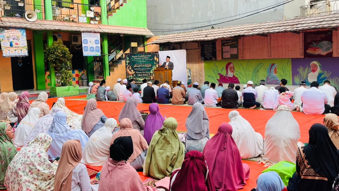 Shalat Idul Fitri 1447 H Al-Qomar Muthmainnah: Merajut Kebersamaan di Lapangan Sekolah